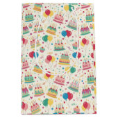 Bright Birthday Cakes and Balloons Wrapping Paper ミディアムペーパーバッグ (正面)