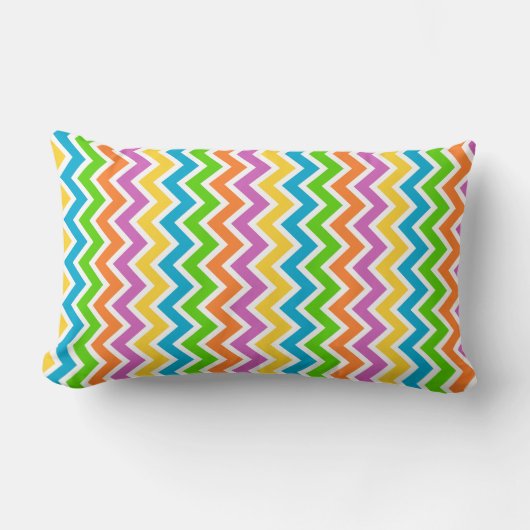 Bright Colorful Rainbow Chevron Pattern ランバークッション (正面)