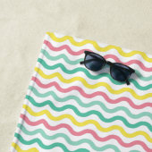 Bright Colorful Wavy Pattern Personalised ビーチタオル (インサイチュ)