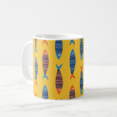 Bright fishes seamless pattern. Seaside hand drawn コーヒーマグカップ (正面左)