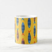 Bright fishes seamless pattern. Seaside hand drawn コーヒーマグカップ (中央)