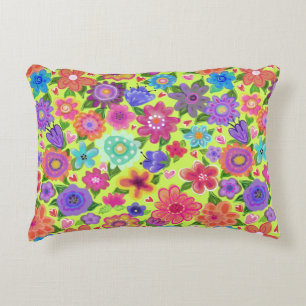 Bright Flowers on Peridot Background Bohoスタイル アクセントクッション