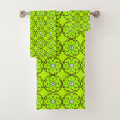 Bright green towel with intricate circular pattern バスタオルセット (インサイチュ)