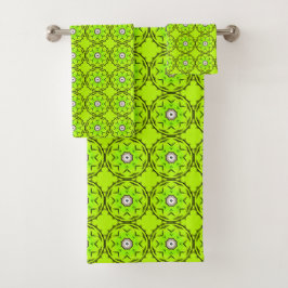 Bright green towel with intricate circular pattern バスタオルセット