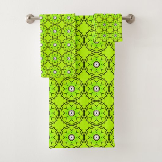 Bright green towel with intricate circular pattern バスタオルセット (インサイチュ)