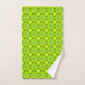 Bright green towel with intricate circular pattern バスタオルセット (ハンドタオル)