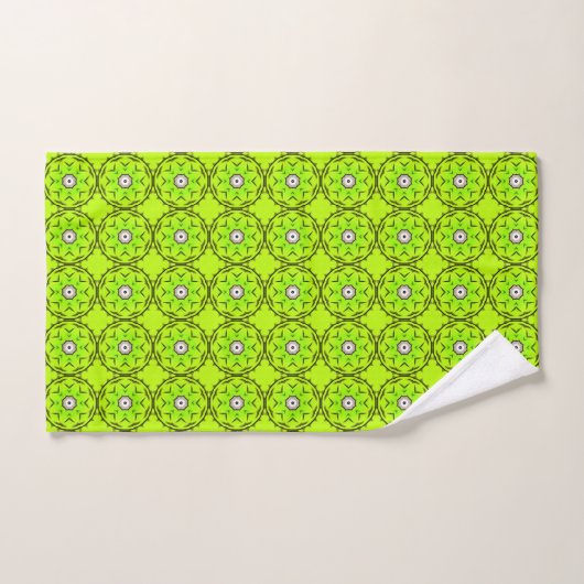 Bright green towel with intricate circular pattern バスタオルセット (ハンドタオル)