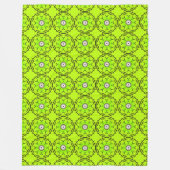 Bright green towel with intricate circular pattern フリースブランケット (正面)