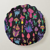 Bright,hallucinogenic,decorative,fantastic mushroo ラウンドクッション (裏面)