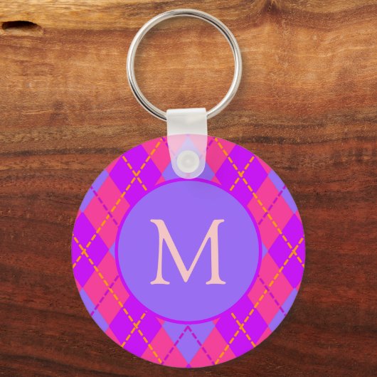 Bright Pink and Blue Argyle Pattern Monogram キーホルダー (裏面)