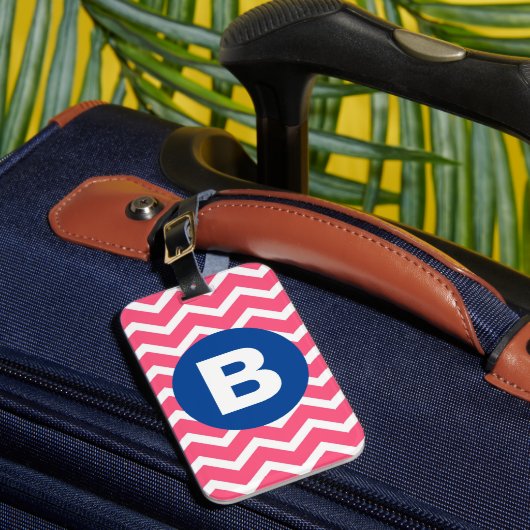 Bright Pink and White Chevron Pattern Monogram ラゲッジタグ (正面インサイチュ1)
