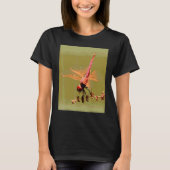 Bright Red Violet Dropwing Isolated On Green Paint Tシャツ (正面)