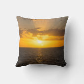 Bright Sunset on the Ocean クッション (裏面)