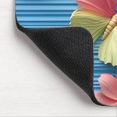 BRIGHTLY COLORED FLOWERS AND BUTTERFLIES マウスパッド (コーナー)