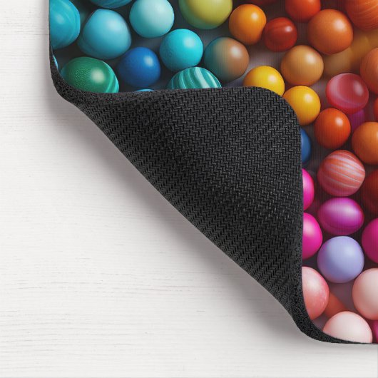 BRIGHTLY COLORED PLASTIC BEADS マウスパッド (コーナー)
