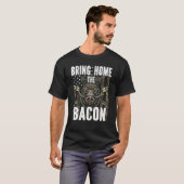 Bring Home The Bacon Hog Hunting Men Boar Wild Pig Tシャツ (正面フル)