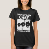 Bringt dem Chef die Kugelbomben  Pyrotechnician Py Tシャツ (正面)