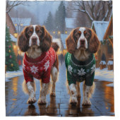 Brittany Spaniel Dogs Christmas Snow Holiday シャワーカーテン (正面)
