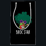 Broc Star Funny Brocolli Rock Star Pun Dark BG スモールペーパーバッグ<br><div class="desc">Broc Star Funny Brocolli Rock Star Pun features a cute brocolli rocking out with his electric guitar and star sunglasses. Perfect pun gift for family and friends who love cute brocolli puns.</div>
