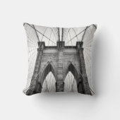 Brooklyn Bridge Architectural Close-Up クッション (正面)