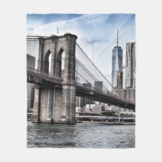 BROOKLYN BRIDGE DURING DAYTIME フリースブランケット (正面)