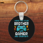 Brotherand Gamer Pixel Console Video Game Player G キーホルダー (正面)