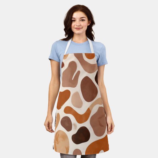 Brown Abstract Organic Shapes Print All-Over Print エプロン (着用した状態)