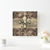 Brown and Gold Filigree Swirls Fleur de Lis スクエア壁時計 (ホーム)
