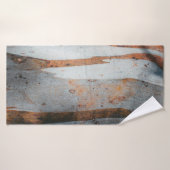 Brown and grey tree trunk バスタオル (バスタオル)