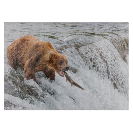Brown Bear Catches Red Salmon カッティングボード (正面)