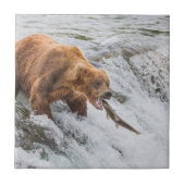 Brown Bear Catches Red Salmon タイル (正面)
