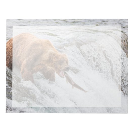 Brown Bear Catches Red Salmon ノートパッド (正面)