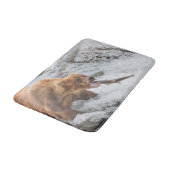 Brown Bear Catches Red Salmon バスマット (アングル)