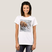 Brown Bear Catches Red Salmon Tシャツ (正面フル)