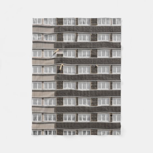 Brown commercial building フリースブランケット (正面)