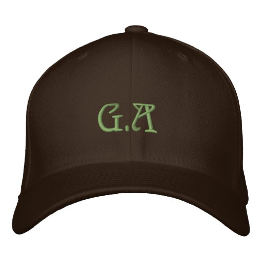 Brown Embroidered Cap with Personalized Initials 刺繍入りキャップ (正面)