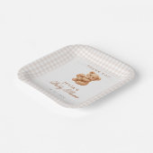 Brown Gingham Teddy Bear Neutral Baby Shower Paper ペーパープレート (傾斜あり)