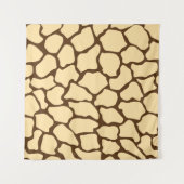 Brown Giraffe Pattern – Minimal Animal Print タペストリー (正面(横))