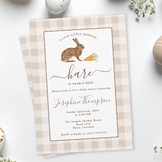 Brown Hare On Beige Gingham Easter Baby Shower 招待状