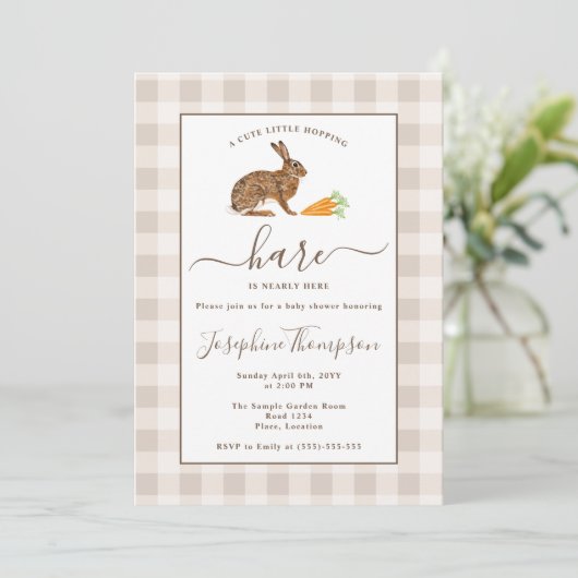 Brown Hare On Beige Gingham Easter Baby Shower 招待状 (スタンド正面)