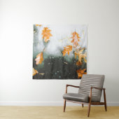 BROWN MAPLE LEAVES ON GLASS タペストリー (インサイチュ)