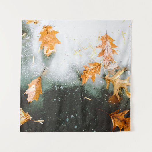BROWN MAPLE LEAVES ON GLASS タペストリー (正面)