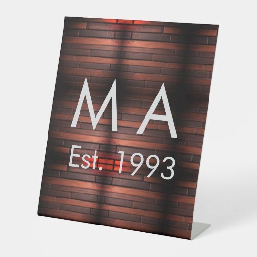 Brown rustic brick stone add name letter year date 台座サイン (正面)