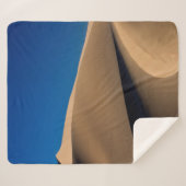 BROWN SAND UNDER BLUE SKY DURING DAYTIME シェルパブランケット (正面(横))