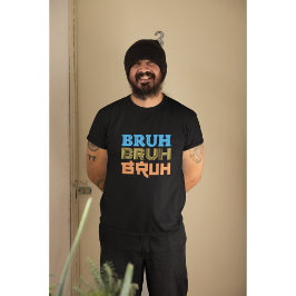 BRUHはっきりしたタイポグラフィデザイン Tシャツ
