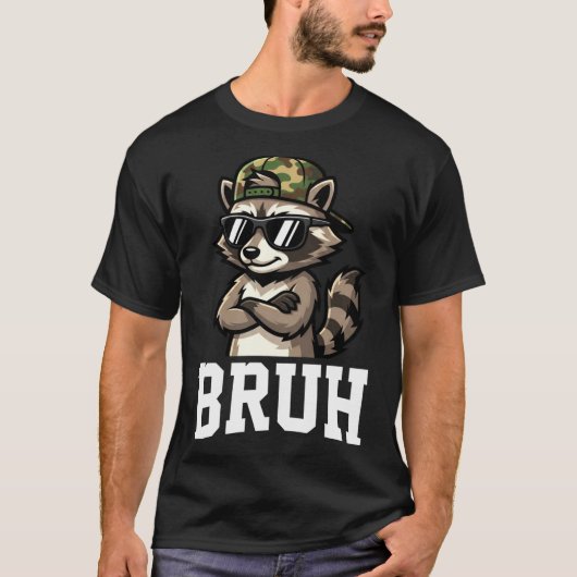 Bruh Raccoon Camo Hat Funny Youth Teens Kids Slang Tシャツ (正面)