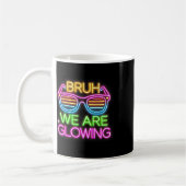 Bruh We Are Tee 白熱［赤熱］光を放つ Team絞り染め子供へ Boys コーヒーマグカップ (左)