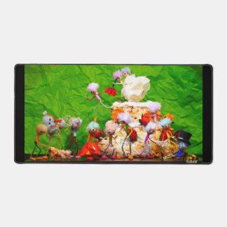 Bruidsfeest van de Fubby's. デスクマット