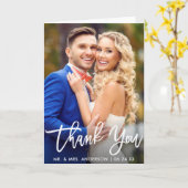 Brush モダン Scriptの結婚写真を折り畳んだ カード (黄色い花)