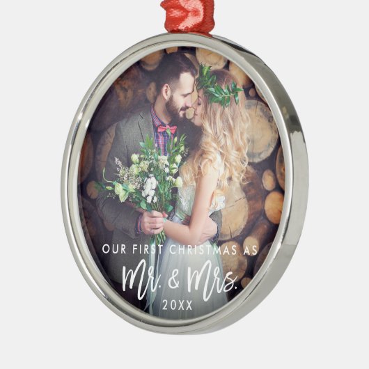 Brush Script初めてのクリスマスをMr.&ミセス・結婚ズ メタルオーナメント (左)